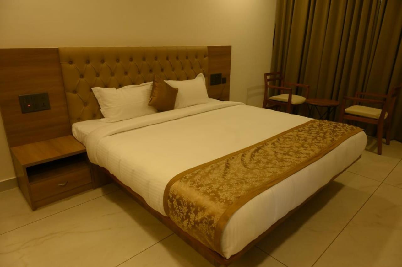 Shrreyas Inn Boarding & Lodging Kundapur Ngoại thất bức ảnh